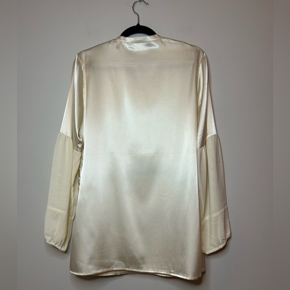 Chico’s Women’s Poet Pleated Ivory Satin Blouse Size M - Picture 8 of 8